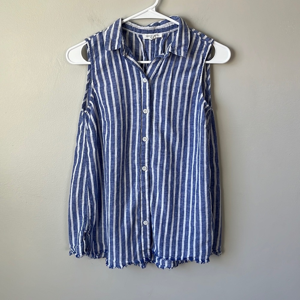 BeachLunchLounge Size Small Button Down Tank